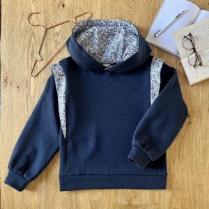 Sweat à Capuche Bohème – Molleton Marine – 12 ans