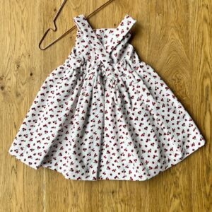 Robe à Bretelles – Coton imprimé fruit rouge – 3 ans